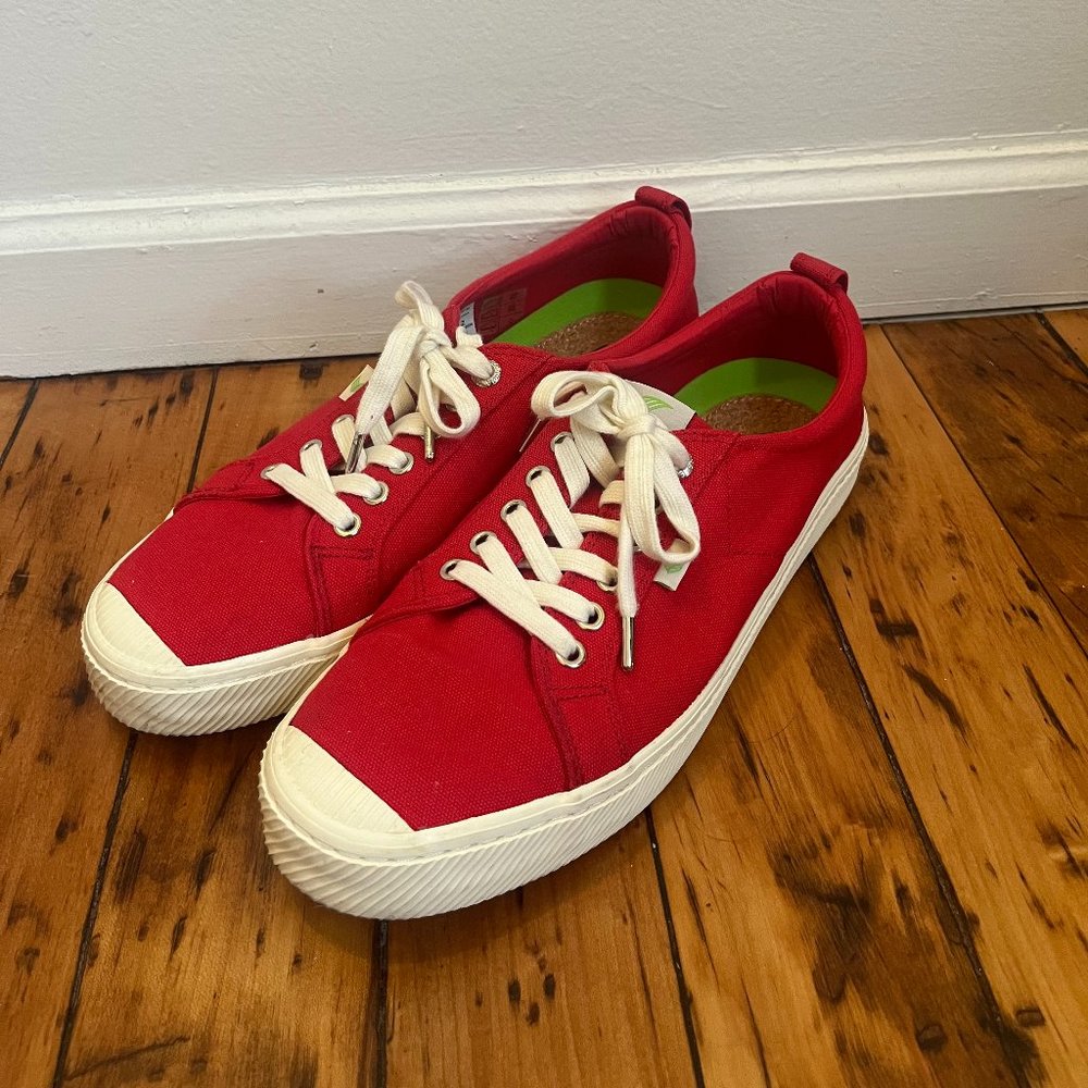 Cariuma Red Canvas OCA Low Sneaker, Men's Size 10.5